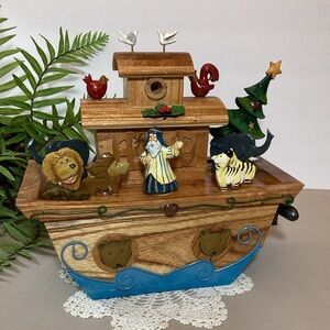 Musical Christmas Noah’s Ark With Lions Elephants Zebras And Chickens